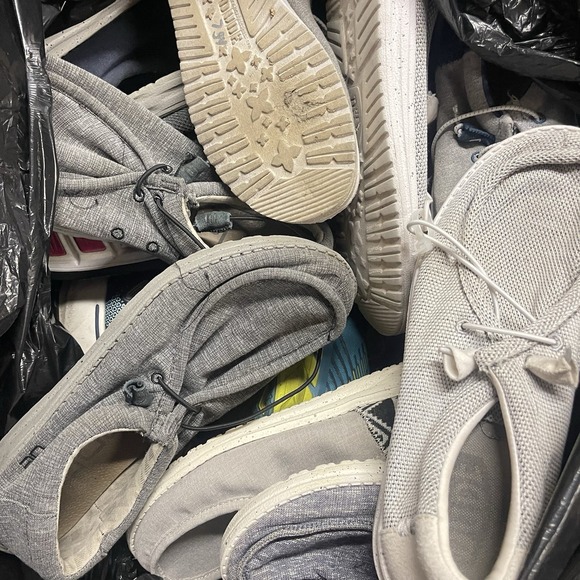 Lot 12 Pairs Of Athletic Shoes Bulk Wholesale Reseller‎ Hoka Brooks Saucony Nike main image 5